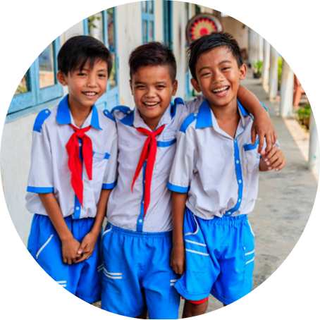 L'Association Enfants du Monde - Droits de l'Homme intervenait au Vietnam depuis 1993 pour l’éducation et l’accueil des enfants des rues et des enfants handicapés. Notre Fondation a soutenu un programme éducatif. L’Association a été dissoute en août 2010 et ses activités ont été reprises par la Croix-Rouge Française.